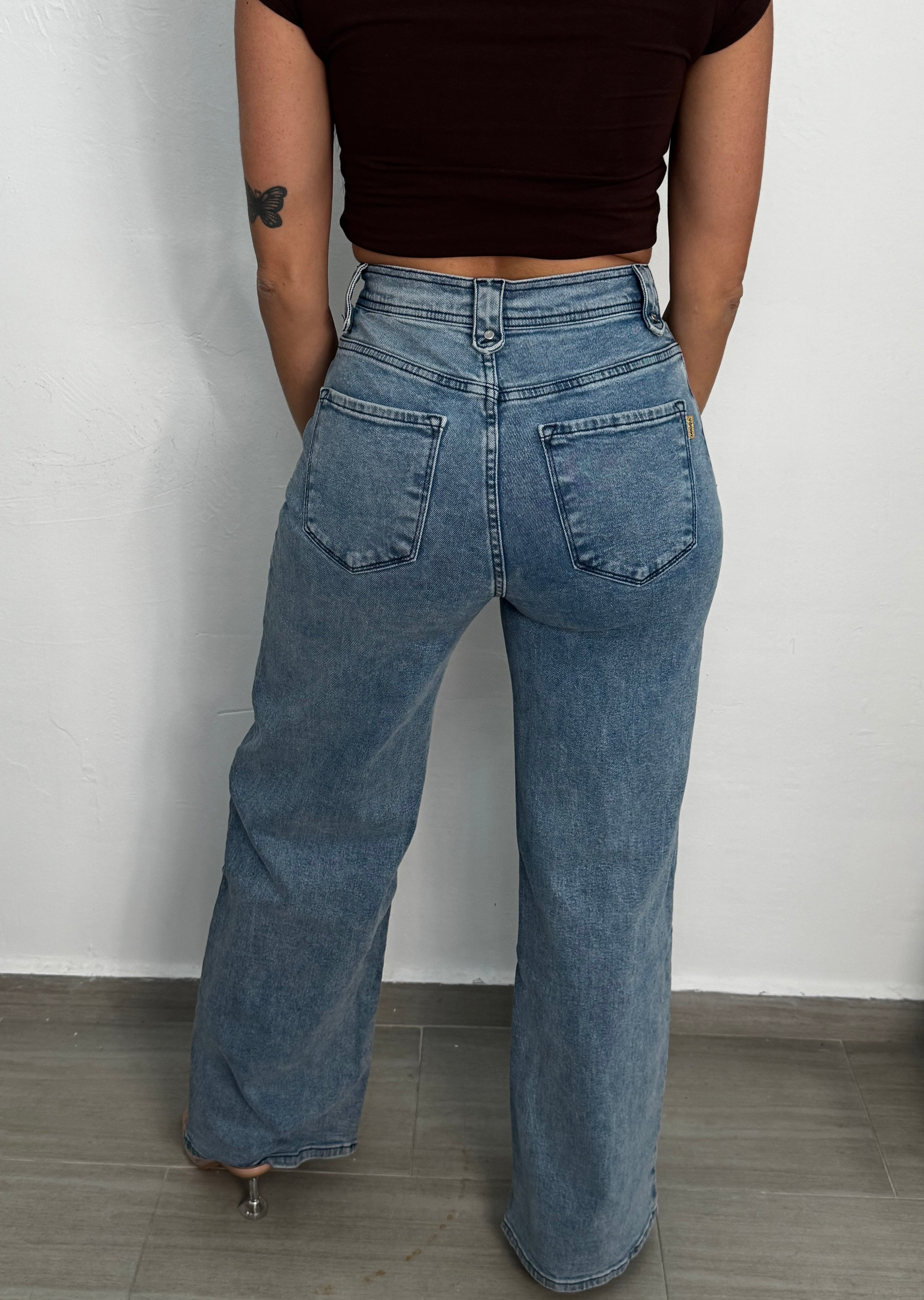 Essential Jeans